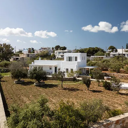 Cycladic Wine Press House בית נופש *